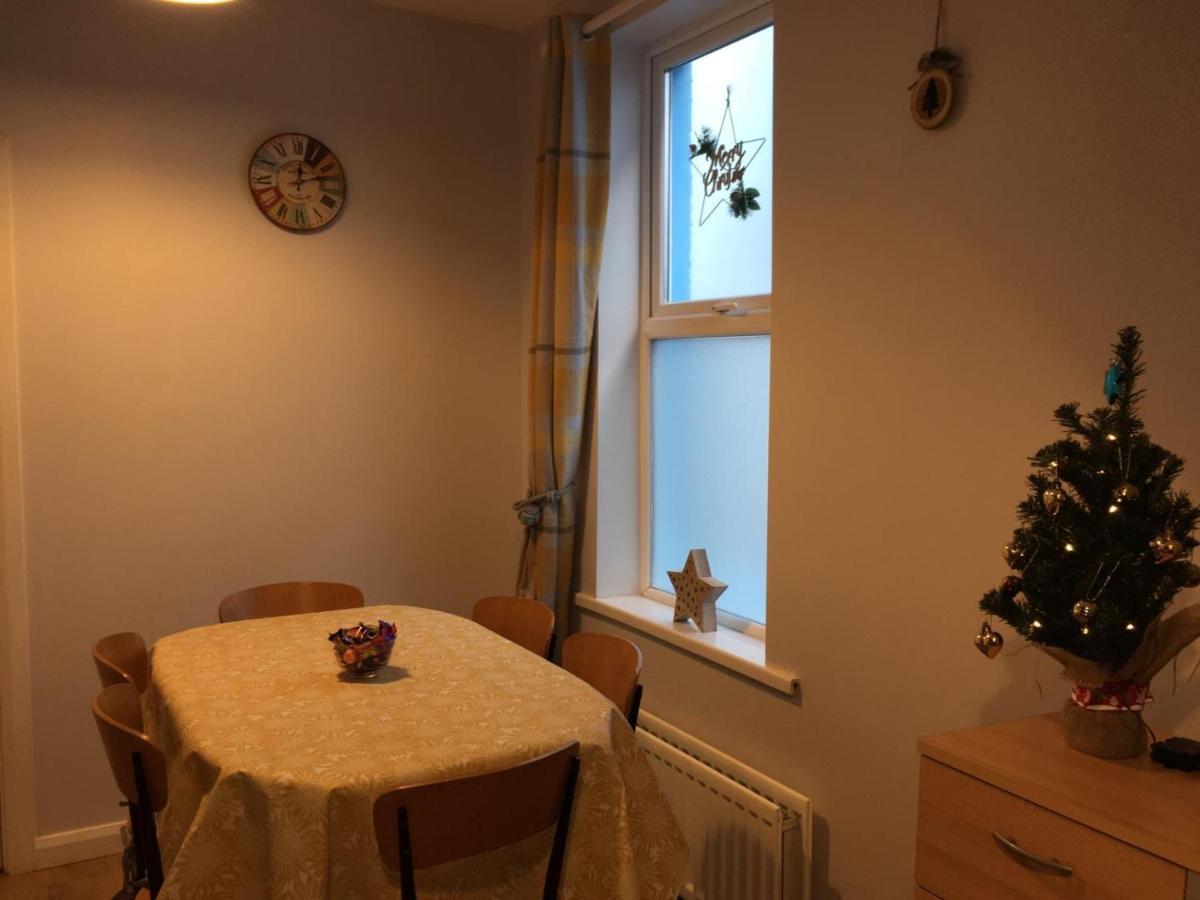Causeway Street Holiday House Self Catering-Portrush Buitenkant foto